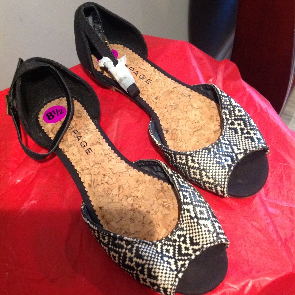 Rampage Black and White Babydoll Flats